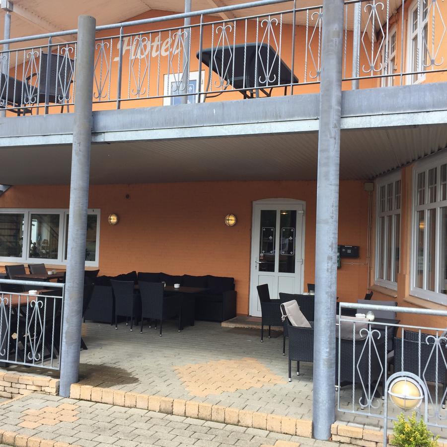 Hotel Klover Es Hellevad Kültér fotó